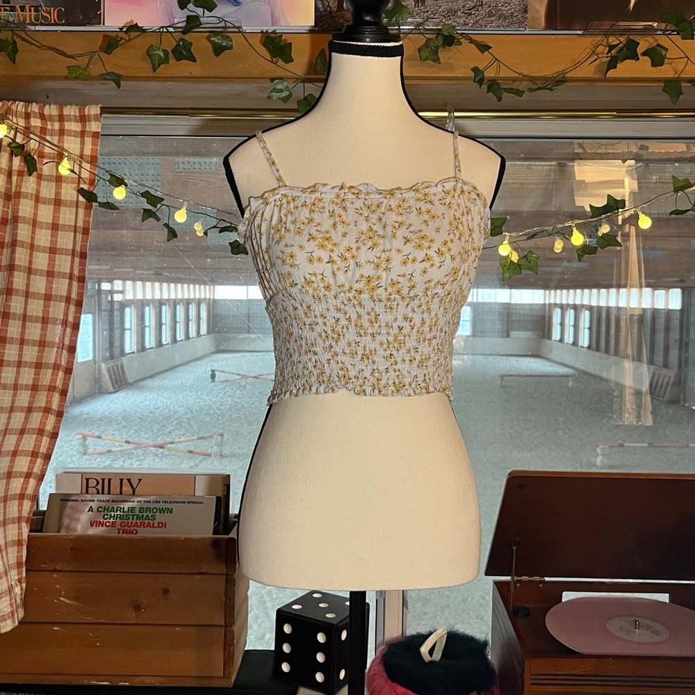 🌼Floral Smocked White Tank🌼